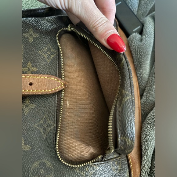 Authentic louis Vuitton monogram montsouris mm backpack with DEFECT in canvas - Picture 3 of 13